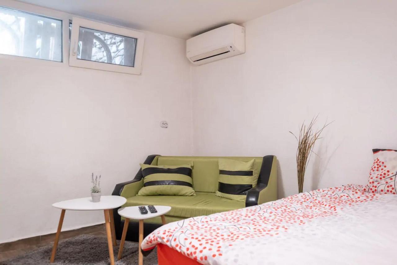 Entire Central House With Guest Rooms & Garden Sofía Exterior foto