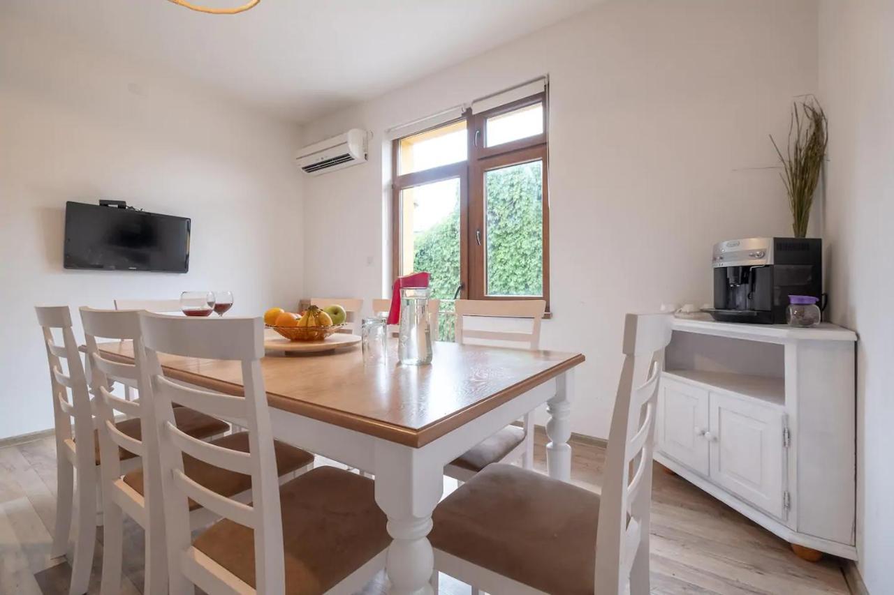 Entire Central House With Guest Rooms & Garden Sofía Exterior foto