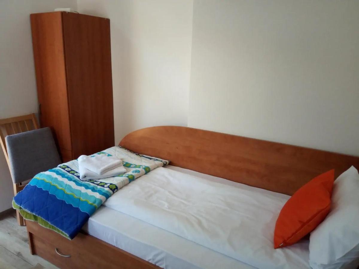 Entire Central House With Guest Rooms & Garden Sofía Exterior foto